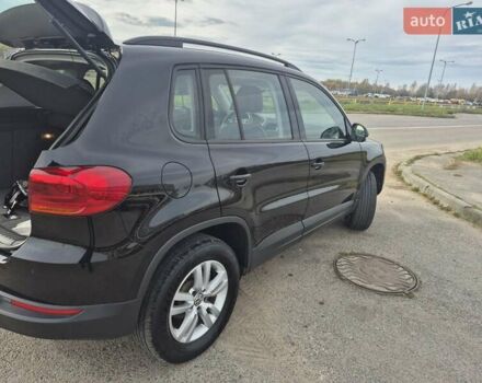 Чорний Фольксваген Тігуан, об'ємом двигуна 2 л та пробігом 135 тис. км за 13850 $, фото 16 на Automoto.ua