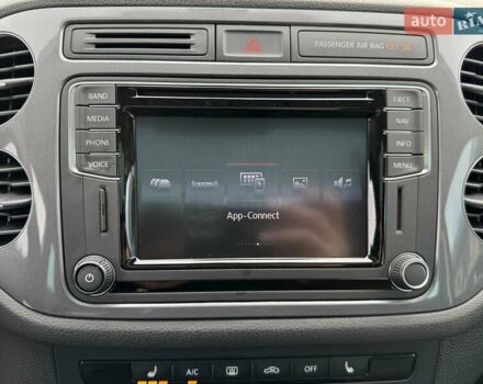 Черный Фольксваген Тигуан, объемом двигателя 1.98 л и пробегом 157 тыс. км за 13599 $, фото 78 на Automoto.ua