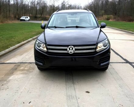 Черный Фольксваген Тигуан, объемом двигателя 2 л и пробегом 75 тыс. км за 13500 $, фото 1 на Automoto.ua