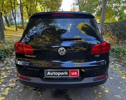 Черный Фольксваген Тигуан, объемом двигателя 2 л и пробегом 260 тыс. км за 12990 $, фото 6 на Automoto.ua