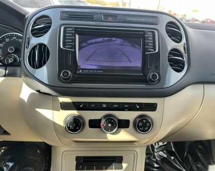 Чорний Фольксваген Тігуан, об'ємом двигуна 2 л та пробігом 80 тис. км за 5800 $, фото 11 на Automoto.ua