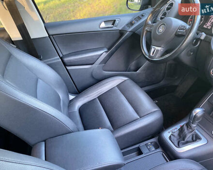 Чорний Фольксваген Тігуан, об'ємом двигуна 1.98 л та пробігом 124 тис. км за 13600 $, фото 27 на Automoto.ua