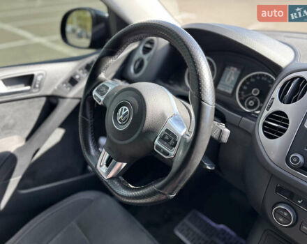 Черный Фольксваген Тигуан, объемом двигателя 1.4 л и пробегом 123 тыс. км за 15800 $, фото 79 на Automoto.ua