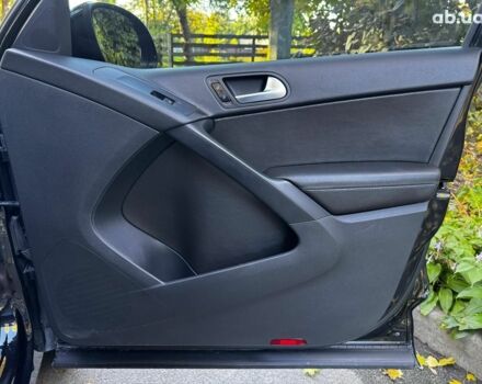 Черный Фольксваген Тигуан, объемом двигателя 2 л и пробегом 260 тыс. км за 12990 $, фото 33 на Automoto.ua