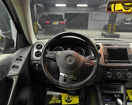 Чорний Фольксваген Тігуан, об'ємом двигуна 2 л та пробігом 133 тис. км за 14400 $, фото 9 на Automoto.ua