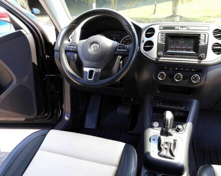 Черный Фольксваген Тигуан, объемом двигателя 2 л и пробегом 77 тыс. км за 5600 $, фото 6 на Automoto.ua