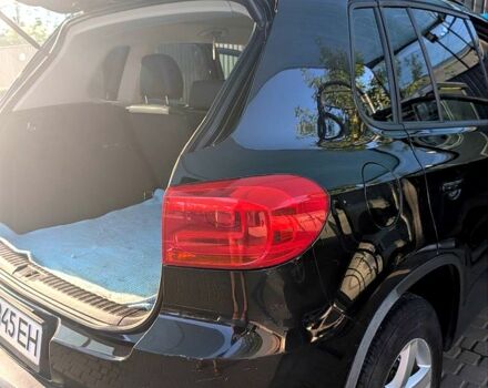 Чорний Фольксваген Тігуан, об'ємом двигуна 2 л та пробігом 139 тис. км за 13200 $, фото 2 на Automoto.ua