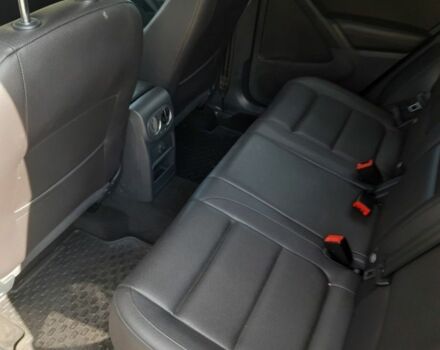 Черный Фольксваген Тигуан, объемом двигателя 2 л и пробегом 176 тыс. км за 13700 $, фото 11 на Automoto.ua