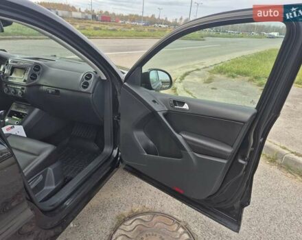 Чорний Фольксваген Тігуан, об'ємом двигуна 2 л та пробігом 135 тис. км за 13850 $, фото 6 на Automoto.ua