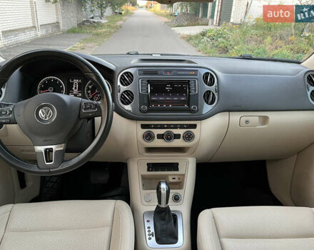 Черный Фольксваген Тигуан, объемом двигателя 1.98 л и пробегом 73 тыс. км за 16000 $, фото 10 на Automoto.ua