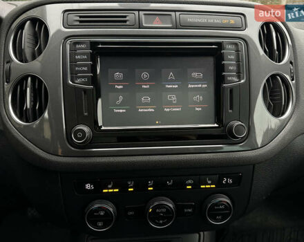 Чорний Фольксваген Тігуан, об'ємом двигуна 1.98 л та пробігом 160 тис. км за 13950 $, фото 93 на Automoto.ua