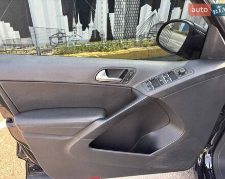 Чорний Фольксваген Тігуан, об'ємом двигуна 1.98 л та пробігом 180 тис. км за 14500 $, фото 1 на Automoto.ua