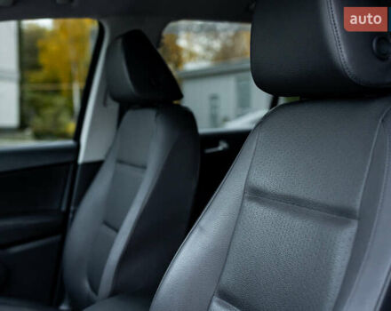 Черный Фольксваген Тигуан, объемом двигателя 1.98 л и пробегом 119 тыс. км за 14550 $, фото 14 на Automoto.ua