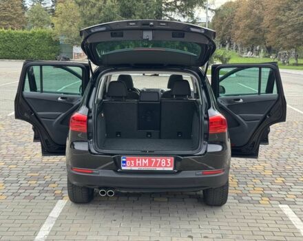 Чорний Фольксваген Тігуан, об'ємом двигуна 2 л та пробігом 157 тис. км за 13499 $, фото 16 на Automoto.ua