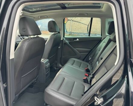 Чорний Фольксваген Тігуан, об'ємом двигуна 2 л та пробігом 157 тис. км за 13499 $, фото 21 на Automoto.ua