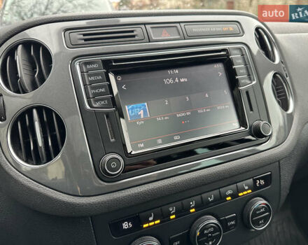 Чорний Фольксваген Тігуан, об'ємом двигуна 1.98 л та пробігом 160 тис. км за 13950 $, фото 91 на Automoto.ua