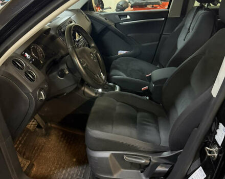 Чорний Фольксваген Тігуан, об'ємом двигуна 1.98 л та пробігом 56 тис. км за 17000 $, фото 3 на Automoto.ua