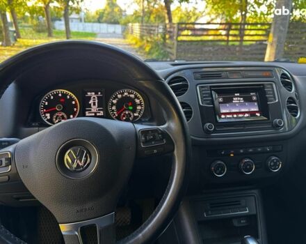 Черный Фольксваген Тигуан, объемом двигателя 2 л и пробегом 260 тыс. км за 12990 $, фото 24 на Automoto.ua