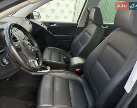 Чорний Фольксваген Тігуан, об'ємом двигуна 2 л та пробігом 180 тис. км за 12600 $, фото 14 на Automoto.ua