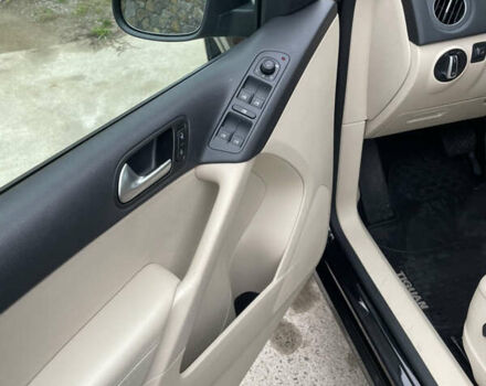 Черный Фольксваген Тигуан, объемом двигателя 2 л и пробегом 166 тыс. км за 13990 $, фото 22 на Automoto.ua