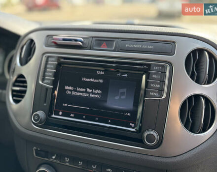 Черный Фольксваген Тигуан, объемом двигателя 1.4 л и пробегом 123 тыс. км за 15800 $, фото 75 на Automoto.ua