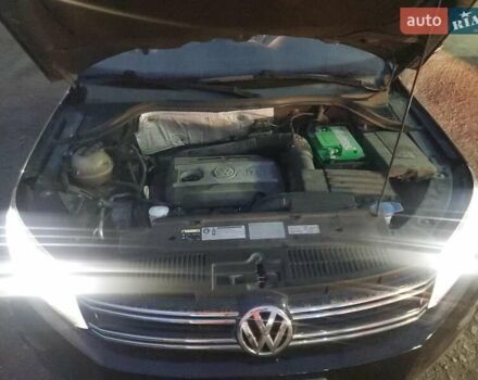 Чорний Фольксваген Тігуан, об'ємом двигуна 1.98 л та пробігом 105 тис. км за 1000 $, фото 10 на Automoto.ua