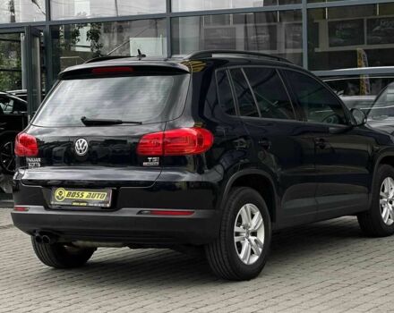 Чорний Фольксваген Тігуан, об'ємом двигуна 2 л та пробігом 176 тис. км за 14500 $, фото 5 на Automoto.ua