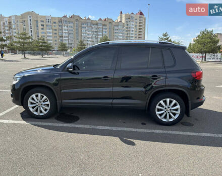 Черный Фольксваген Тигуан, объемом двигателя 1.4 л и пробегом 123 тыс. км за 15800 $, фото 10 на Automoto.ua