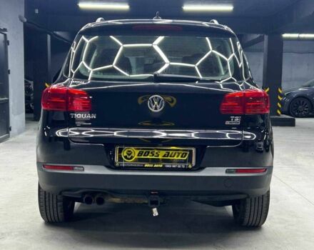 Чорний Фольксваген Тігуан, об'ємом двигуна 2 л та пробігом 133 тис. км за 14400 $, фото 4 на Automoto.ua