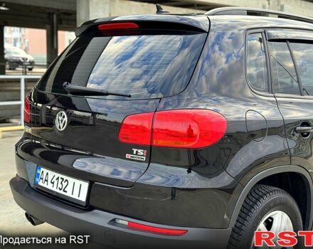 Чорний Фольксваген Тігуан, об'ємом двигуна 2 л та пробігом 184 тис. км за 12450 $, фото 5 на Automoto.ua