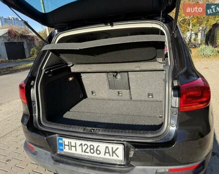 Черный Фольксваген Тигуан, объемом двигателя 1.98 л и пробегом 150 тыс. км за 15000 $, фото 5 на Automoto.ua