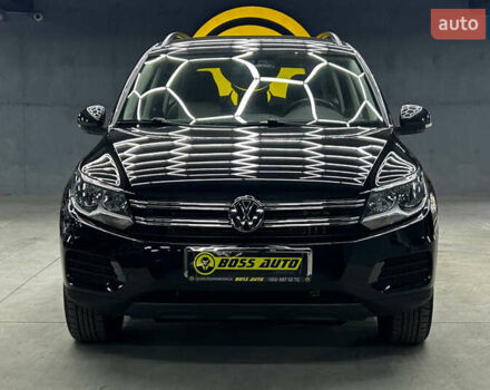 Черный Фольксваген Тигуан, объемом двигателя 2 л и пробегом 133 тыс. км за 14400 $, фото 1 на Automoto.ua