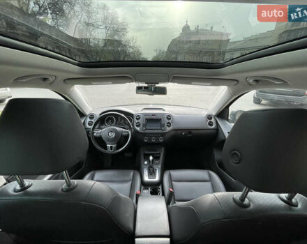 Чорний Фольксваген Тігуан, об'ємом двигуна 2 л та пробігом 180 тис. км за 14700 $, фото 6 на Automoto.ua