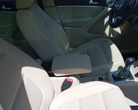 Черный Фольксваген Тигуан, объемом двигателя 1.98 л и пробегом 156 тыс. км за 16000 $, фото 5 на Automoto.ua