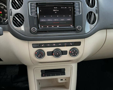 Черный Фольксваген Тигуан, объемом двигателя 1.98 л и пробегом 73 тыс. км за 16000 $, фото 13 на Automoto.ua