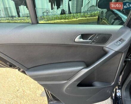 Чорний Фольксваген Тігуан, об'ємом двигуна 1.98 л та пробігом 180 тис. км за 14500 $, фото 5 на Automoto.ua