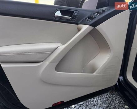 Чорний Фольксваген Тігуан, об'ємом двигуна 1.98 л та пробігом 155 тис. км за 13500 $, фото 14 на Automoto.ua