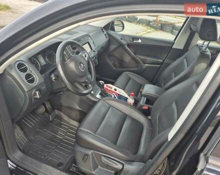 Чорний Фольксваген Тігуан, об'ємом двигуна 2 л та пробігом 135 тис. км за 13850 $, фото 11 на Automoto.ua