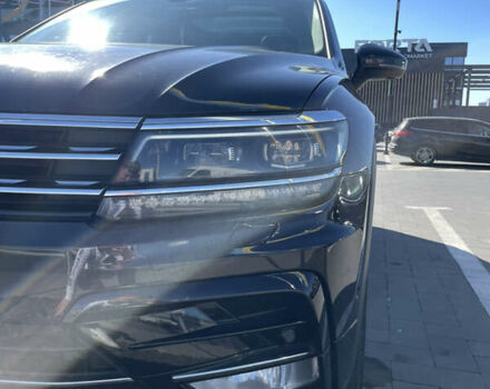 Чорний Фольксваген Тігуан, об'ємом двигуна 1.4 л та пробігом 283 тис. км за 19300 $, фото 6 на Automoto.ua