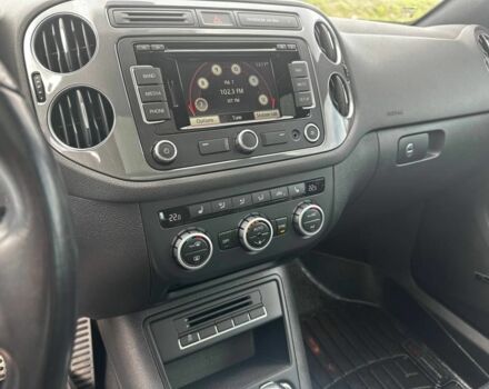 Чорний Фольксваген Тігуан, об'ємом двигуна 2 л та пробігом 220 тис. км за 14000 $, фото 9 на Automoto.ua