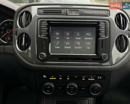 Чорний Фольксваген Тігуан, об'ємом двигуна 1.98 л та пробігом 160 тис. км за 13950 $, фото 94 на Automoto.ua