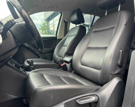 Чорний Фольксваген Тігуан, об'ємом двигуна 2 л та пробігом 176 тис. км за 14500 $, фото 7 на Automoto.ua