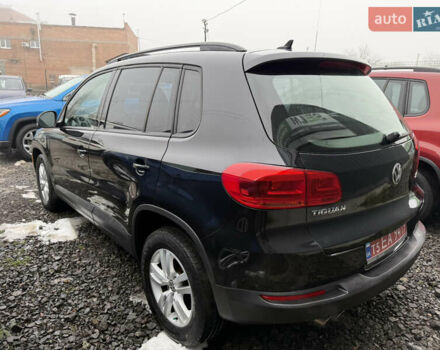 Чорний Фольксваген Тігуан, об'ємом двигуна 2 л та пробігом 155 тис. км за 11600 $, фото 5 на Automoto.ua