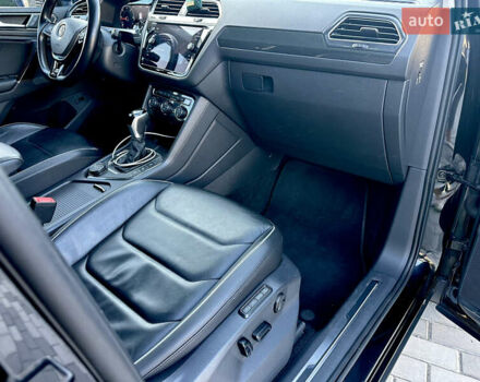 Черный Фольксваген Тигуан, объемом двигателя 2 л и пробегом 232 тыс. км за 26800 $, фото 15 на Automoto.ua