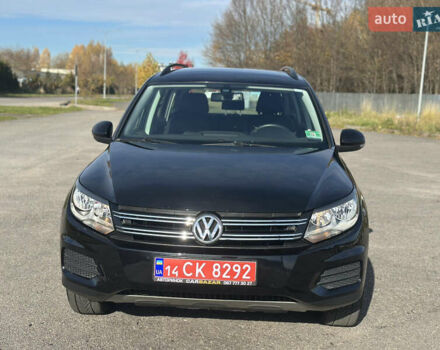 Чорний Фольксваген Тігуан, об'ємом двигуна 2 л та пробігом 117 тис. км за 13850 $, фото 3 на Automoto.ua