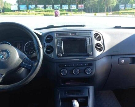 Черный Фольксваген Тигуан, объемом двигателя 2 л и пробегом 70 тыс. км за 9000 $, фото 6 на Automoto.ua