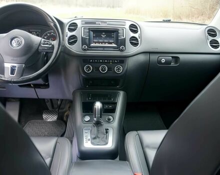 Черный Фольксваген Тигуан, объемом двигателя 2 л и пробегом 75 тыс. км за 13500 $, фото 9 на Automoto.ua