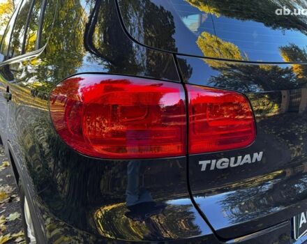 Черный Фольксваген Тигуан, объемом двигателя 2 л и пробегом 260 тыс. км за 12990 $, фото 8 на Automoto.ua