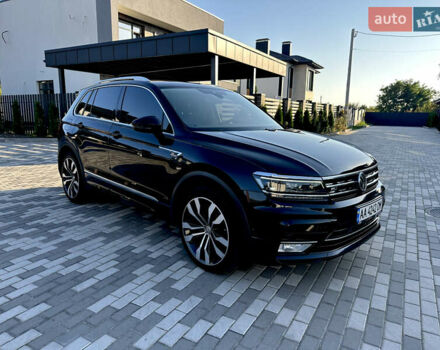 Черный Фольксваген Тигуан, объемом двигателя 2 л и пробегом 232 тыс. км за 26800 $, фото 6 на Automoto.ua