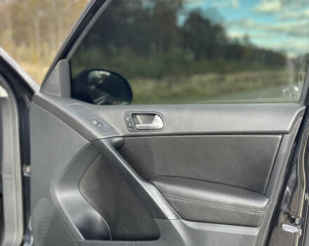 Черный Фольксваген Тигуан, объемом двигателя 1.98 л и пробегом 221 тыс. км за 11990 $, фото 14 на Automoto.ua